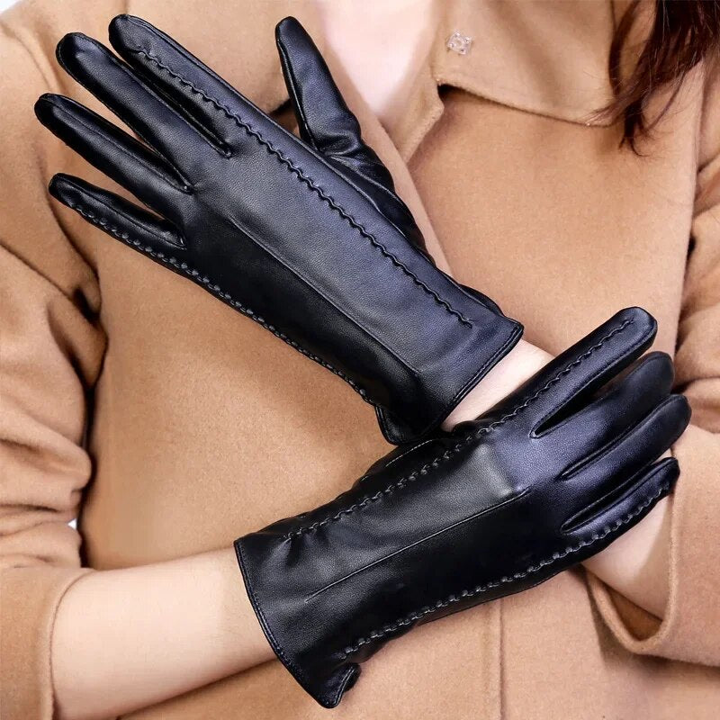 Women's Sheepskin Gloves Winter Warmth Plus Velvet Short Thin Screen Driving Female Color Leather Gloves New High-end 2022