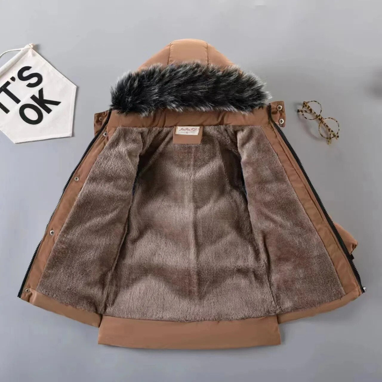 2023 New Style Winter Keep Warm Boys Jacket Letter F Fashion Lining With Plush Fur Collar Hooded Heavy Coat For Kids