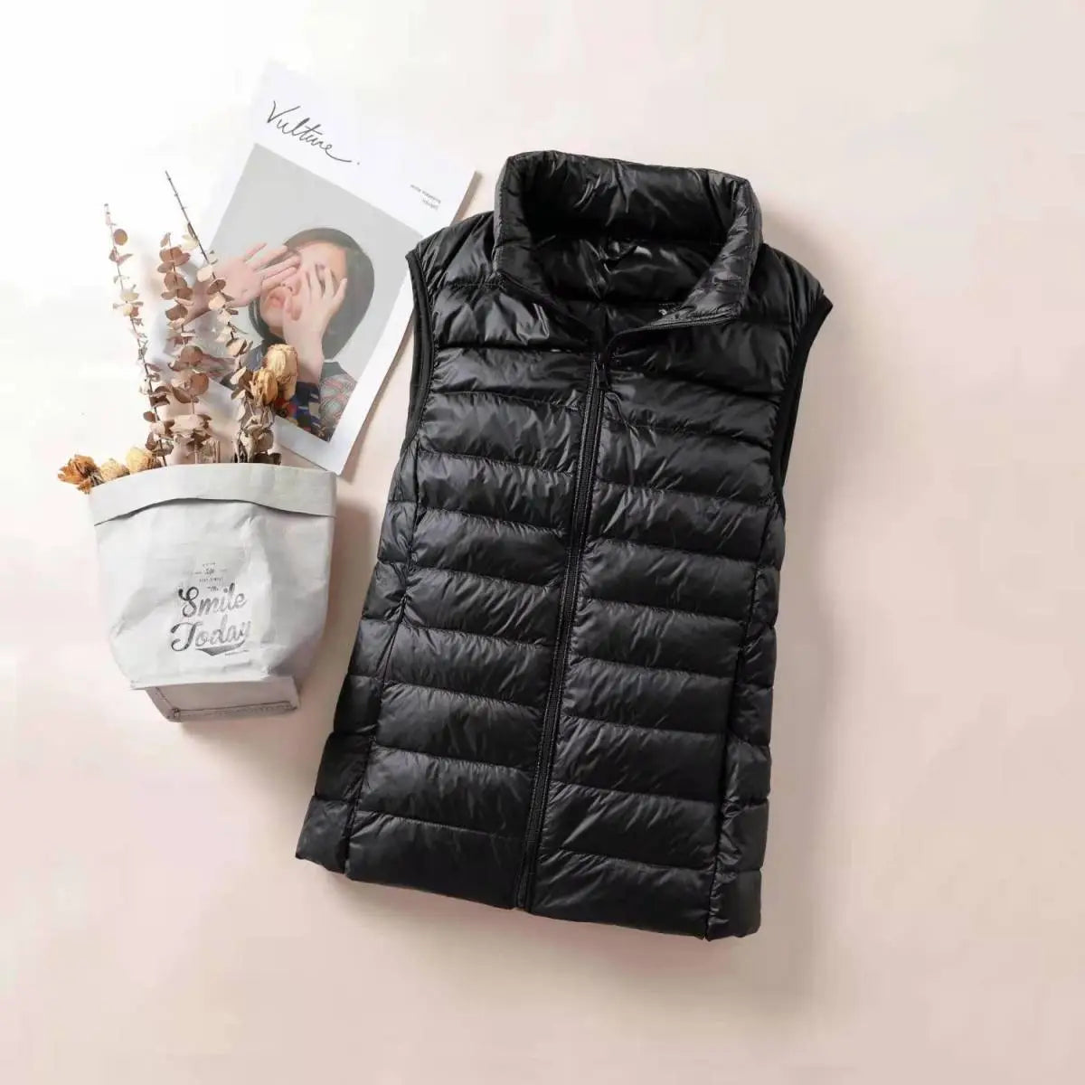 New 2023 Women Women Ultra Light Down Vests Slim Sleeveless Jacket Portable Girl Lightweight Windproof Waistcoat