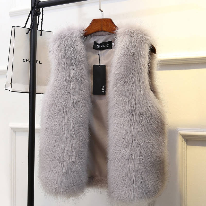 2021 New Winter Female Fox Fur Vest Coat Winter Warm White Black Gray Fur Vest Jacket Large Size 2XL Sleeveless Coat