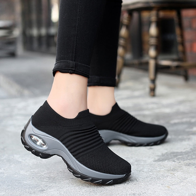 Women&#39;s Walking Shoes Fashion Air Cushion Thick Bottom Sneakers Slip-on Lightweight Breathable Casual Shoes