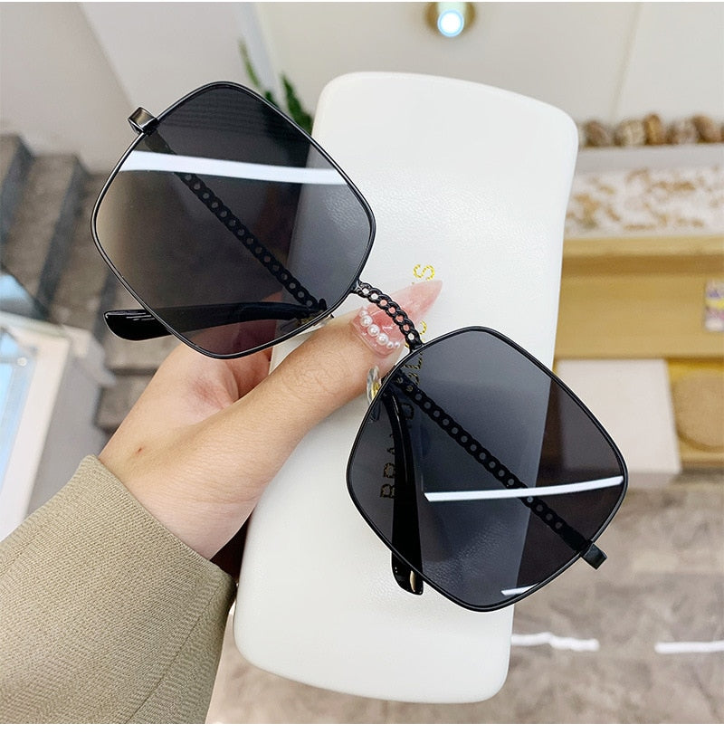 2022 New Fashion Classic Oversize Sunglasses Women Brand Designer Metal Big Frame Luxury Shades Sun Glasses Eyewear Gafas UV400